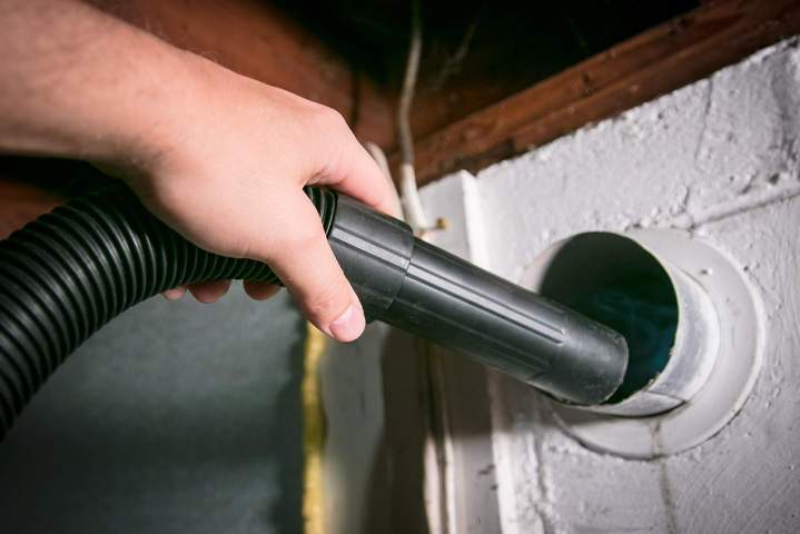 Enlèvement des obstructions dans les conduits de sécheuse.
